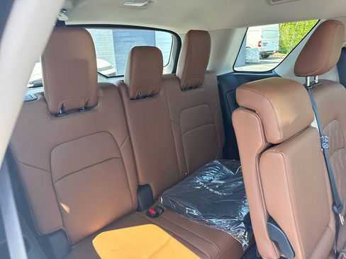 New 2026 Nissan Pathfinder Platinum AWD/4WD image 38