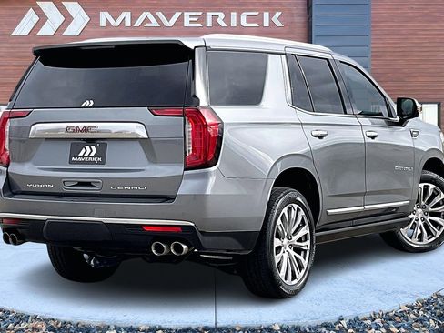 Used 2021 GMC Yukon Denali w/ Denali Premium Package image 5