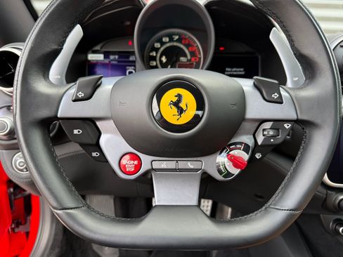 Used 2019 Ferrari Portofino image 31