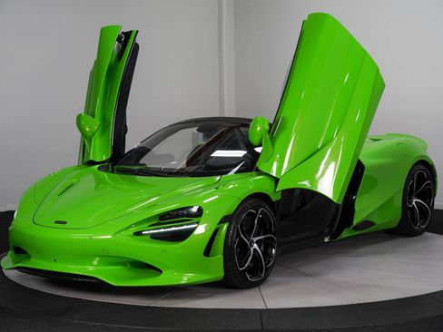 Used 2024 McLaren 750S Spider RWD image 5