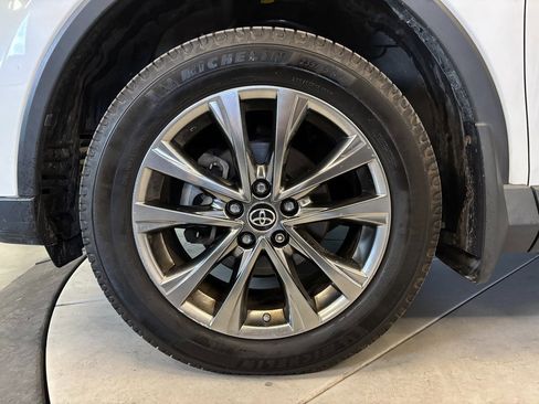 Used 2018 Toyota RAV4 Limited image 26