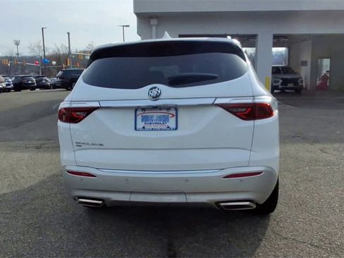 Certified 2024 Buick Enclave Essence image 7