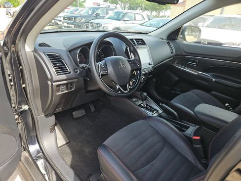 Used 2025 Mitsubishi Outlander Sport SE AWD/4WD image 13