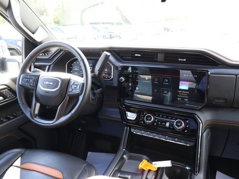 Certified 2025 GMC Sierra 2500 AT4 w/ AT4 Premium Plus Package AWD/4WD image 32