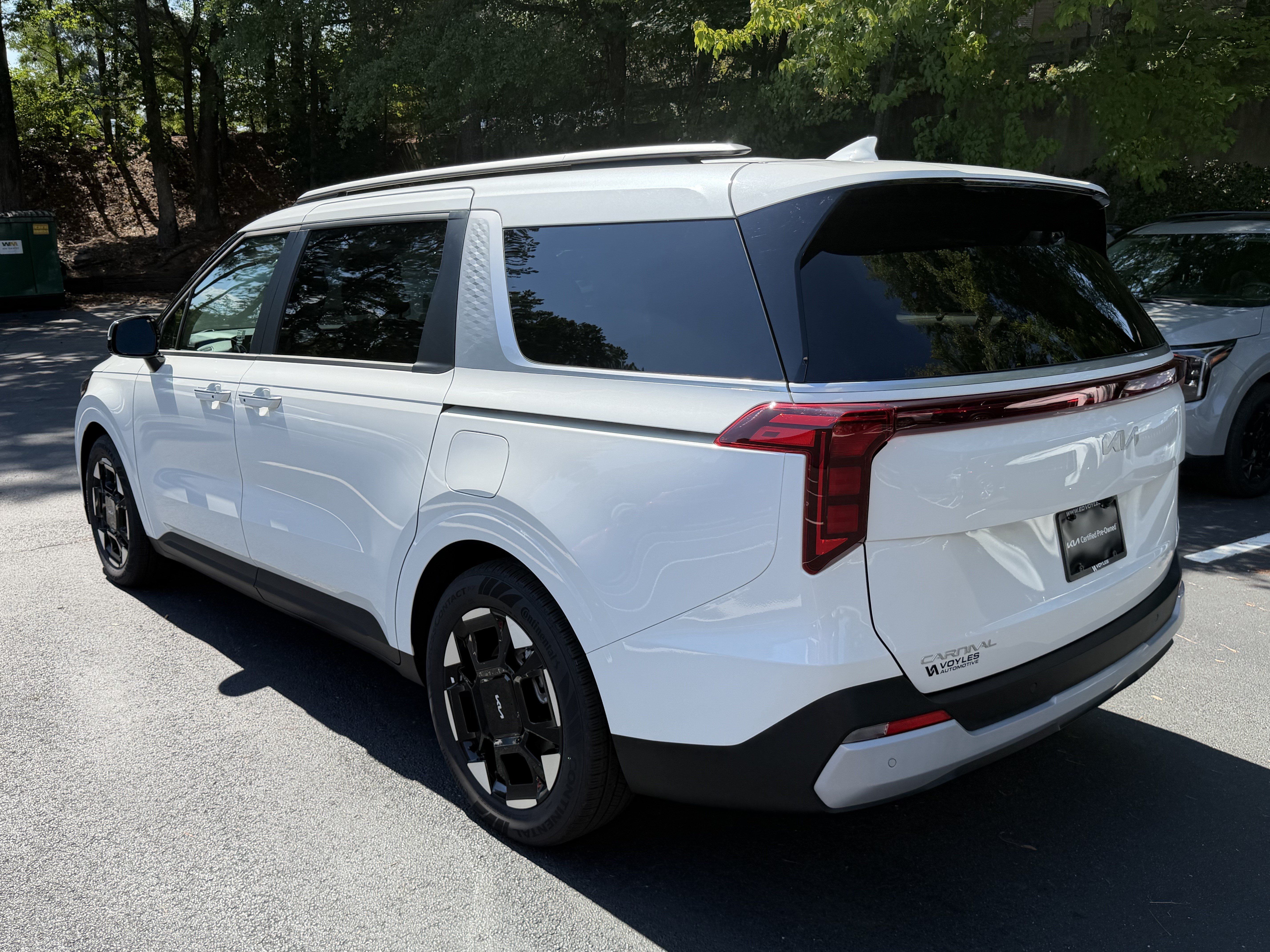 Certified 2026 Kia Carnival EX FWD image 5