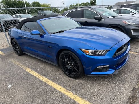 Used 2017 Ford Mustang GT Premium w/ Equipment Group 401A RWD image 18