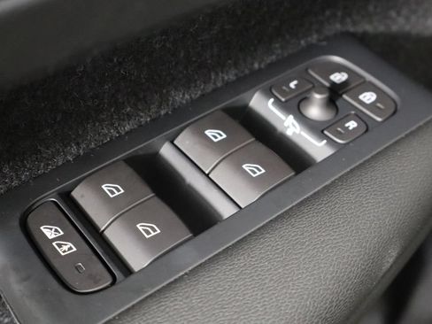 Used 2019 Volvo XC40 T5 Inscription AWD/4WD image 19