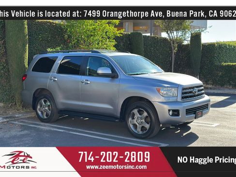 Used 2012 Toyota Sequoia SR5 w/ Sport Appearance Pkg image 4