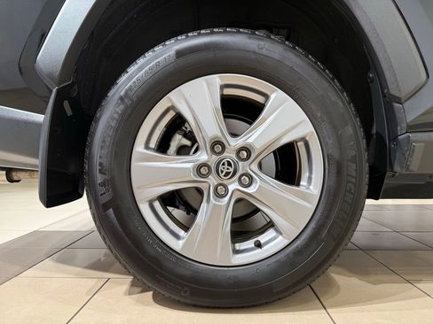 Certified 2025 Toyota RAV4 XLE AWD/4WD image 9