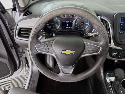 Used 2022 Chevrolet Equinox LS AWD/4WD image 3
