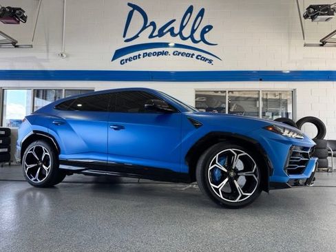 Used 2021 Lamborghini Urus AWD/4WD image 1