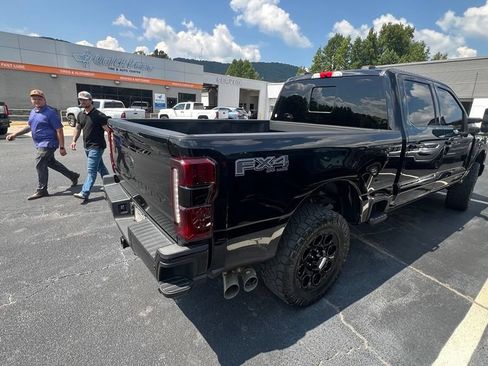 Used 2024 Ford F350 Lariat w/ Lariat Ultimate Package AWD/4WD image 4