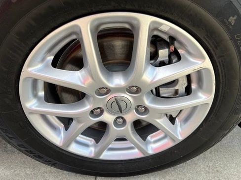 Used 2023 Chrysler Pacifica Touring-L FWD image 8
