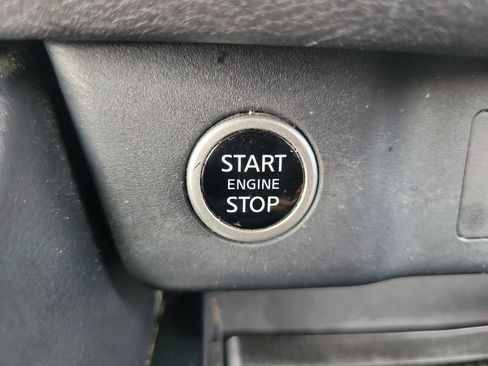 Used 2023 Nissan Rogue SV FWD image 30