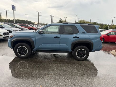 Used 2025 Toyota 4Runner TRD Off-Road image 11