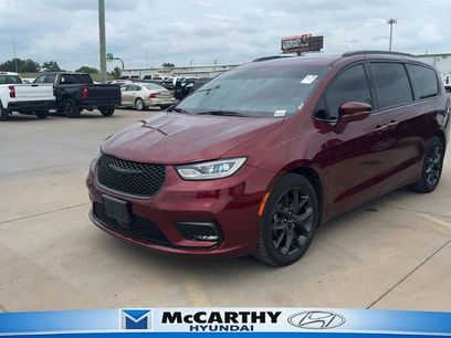Used 2021 Chrysler Pacifica Touring w/ S Appearance Package