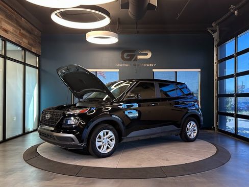 Used 2021 Hyundai Venue SE image 24