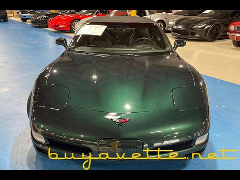Used 2001 Chevrolet Corvette Convertible w/ Preferred Equipment Group2 RWD image 6