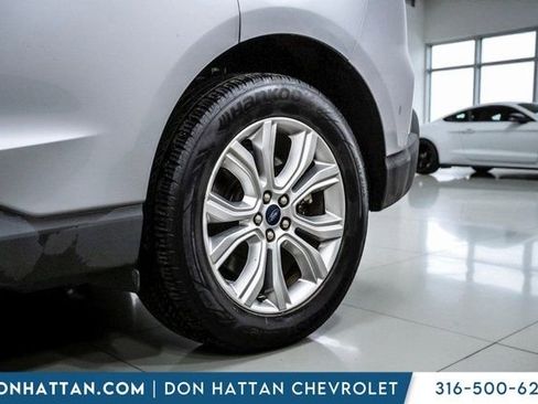 Used 2022 Ford Edge Titanium image 43