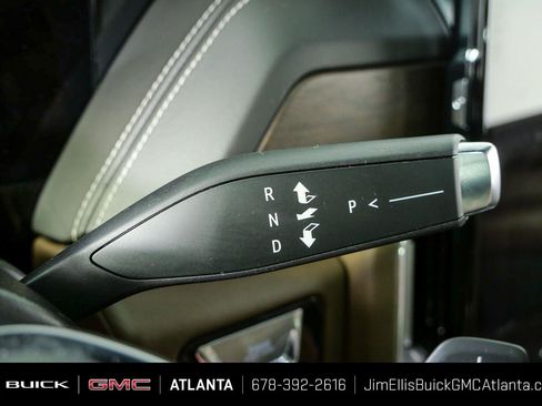 Used 2025 GMC Yukon XL Denali Ultimate w/ LPO, Floor Liner Package AWD/4WD image 18