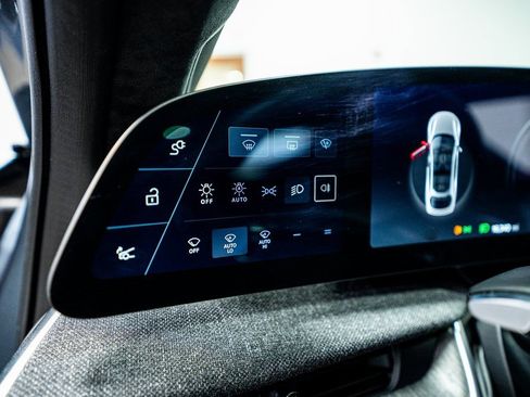 Used 2024 Lucid Air Pure image 34