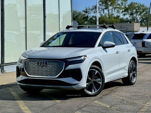 Used 2022 Audi Q4 e-tron Premium Plus w/ Premium Plus AWD/4WD image 32