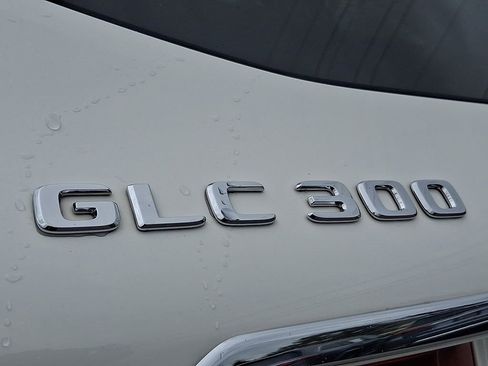Certified 2019 Mercedes-Benz GLC 300 4MATIC image 33