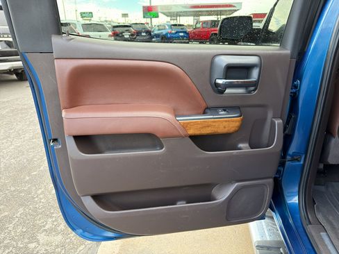Used 2015 Chevrolet Silverado 1500 High Country w/ High Country Premium Package AWD/4WD image 18