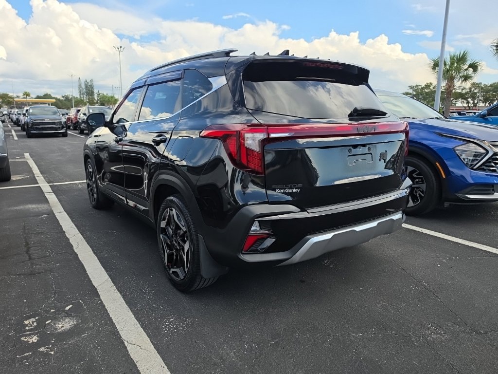 Certified 2024 Kia Seltos SX w/ SX Sunroof Package AWD/4WD image 12