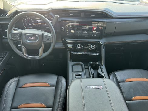 Used 2025 GMC Sierra 2500 AT4 AWD/4WD image 13
