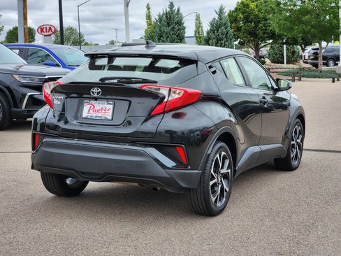 Used 2019 Toyota C-HR XLE FWD image 4