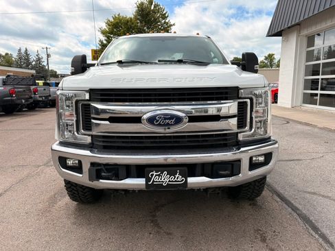 Used 2019 Ford F250 XLT w/ XLT Value Package AWD/4WD image 3