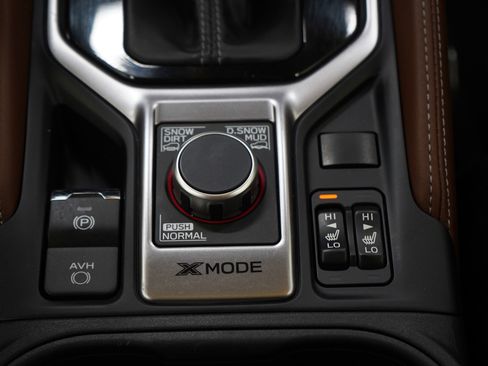 Used 2023 Subaru Forester Touring AWD/4WD image 23