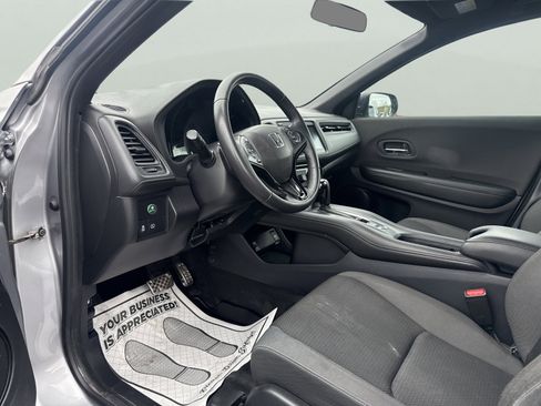 Used 2020 Honda HR-V Sport image 17