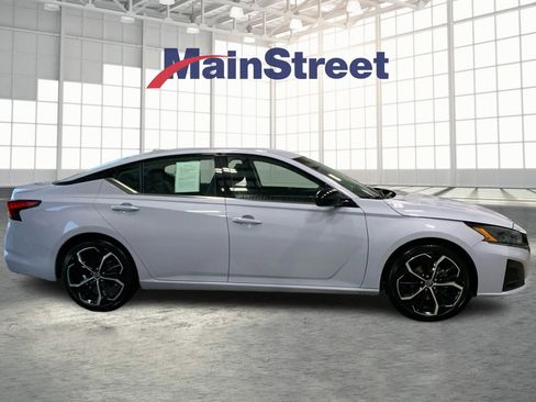 Used 2023 Nissan Altima 2.5 SR image 6