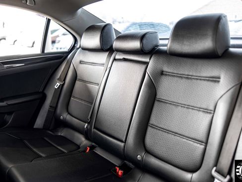 Used 2015 Volkswagen Jetta TDI SEL image 32