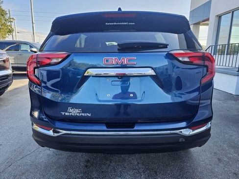 Used 2021 GMC Terrain SLT image 5