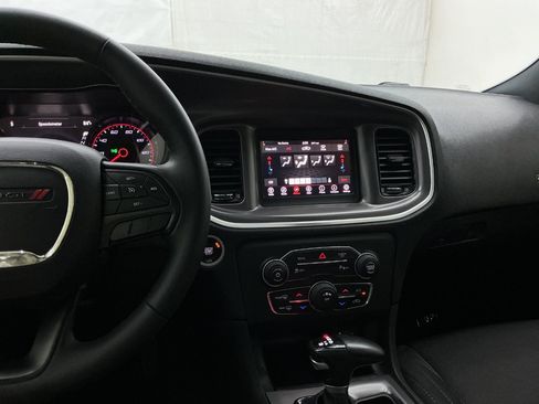 Used 2019 Dodge Charger SXT w/ Blacktop Package RWD image 33