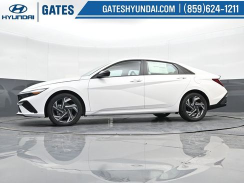 Used 2025 Hyundai Elantra Sport FWD image 34