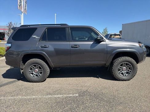 Used 2019 Toyota 4Runner TRD Off-Road Premium AWD/4WD image 2