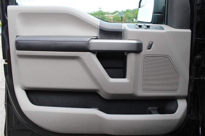Used 2015 Ford F150 XLT AWD/4WD image 11