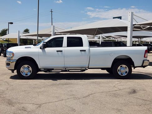 Used 2024 RAM 2500 Tradesman w/ Chrome Appearance Group AWD/4WD image 4