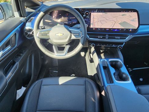 New 2026 Chevrolet Equinox EV LT image 20