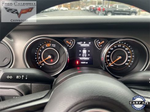 Used 2023 Jeep Wrangler Sport image 12