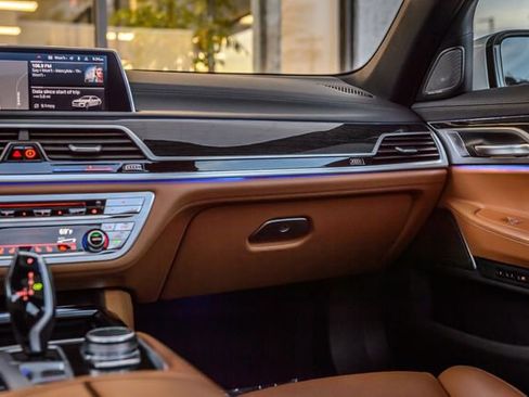 Used 2020 BMW 740i xDrive w/ M Sport Package image 35