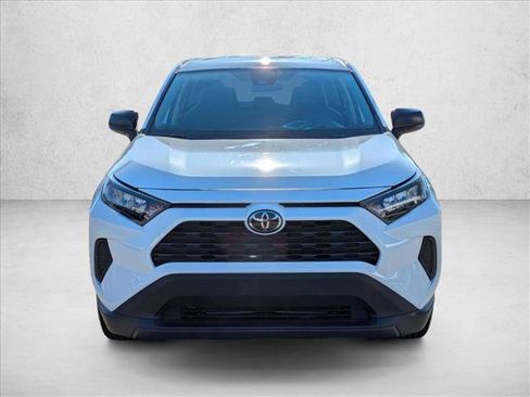 Used 2022 Toyota RAV4 LE image 2