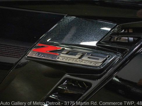 Used 2016 Chevrolet Corvette Z06 w/ 3LZ Preferred Equipment Group RWD image 27