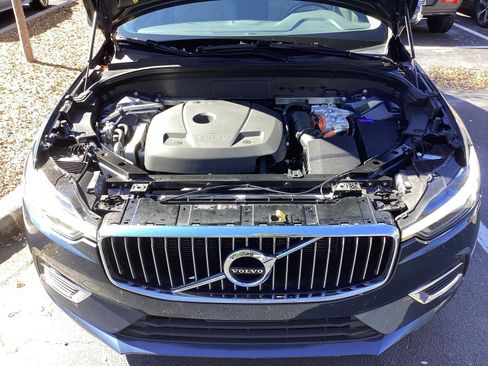 Certified 2021 Volvo XC60 T8 Inscription Expression w/ Climate Package image 36