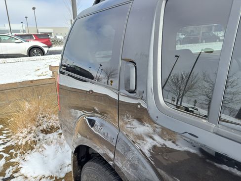 Used 2010 Nissan Pathfinder LE image 9