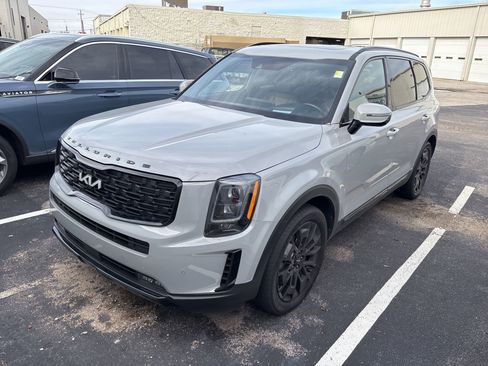 Used 2022 Kia Telluride SX w/ SX Prestige Package image 1